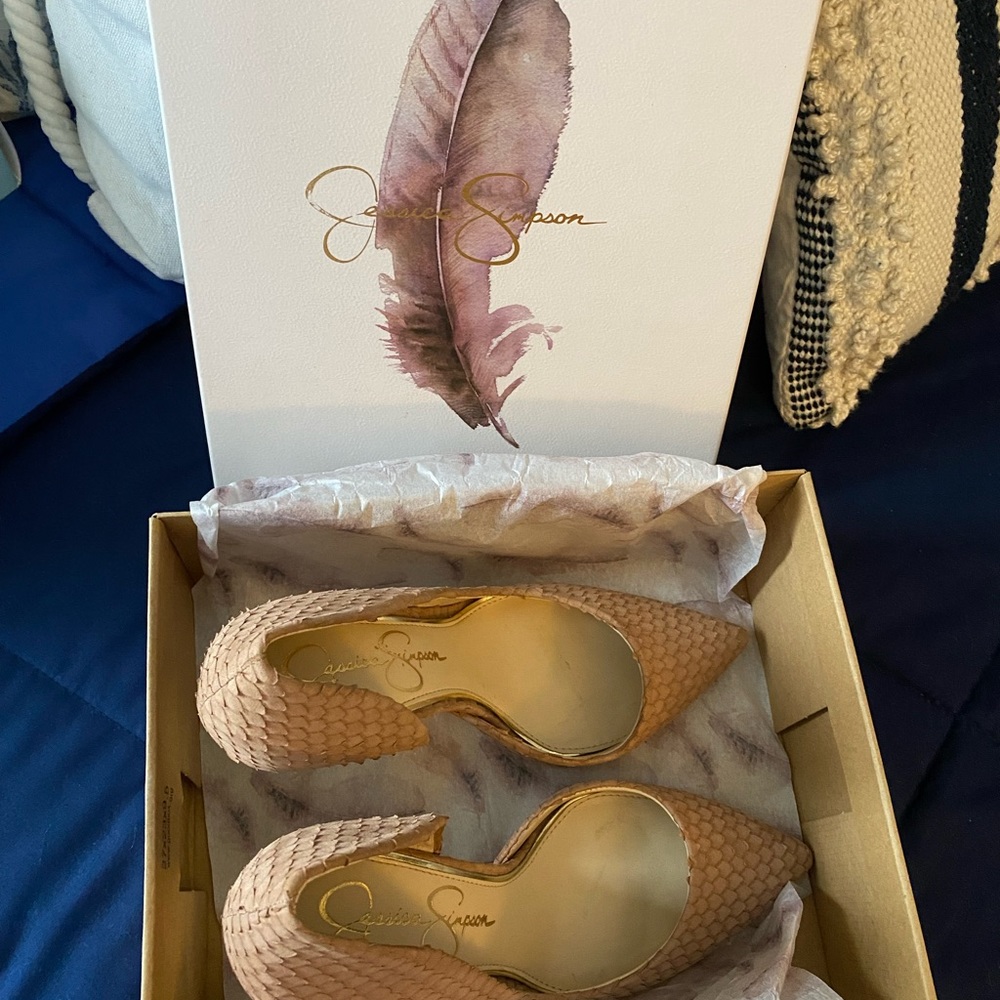 Jessica Simpson Dusty Mauve Snake Emboss Nubuck heels. Size 8